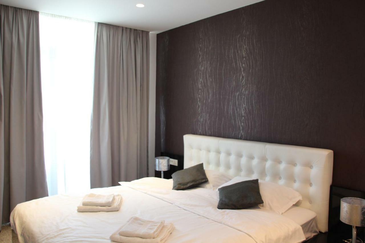 Luxury Trip Apartman Nagyvárad Kültér fotó